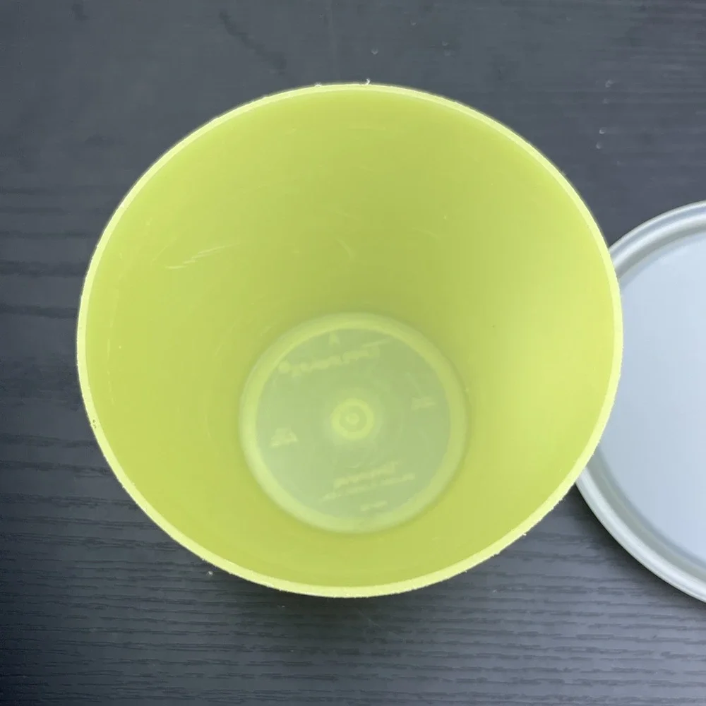 Tupperware vintage yellow